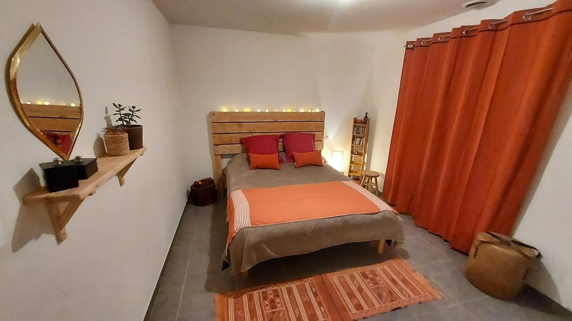 Le P'Tit Gite Gardechois, Piscine Ardeche - 12Pers Saint-Andre-de-Cruzieres Holiday home