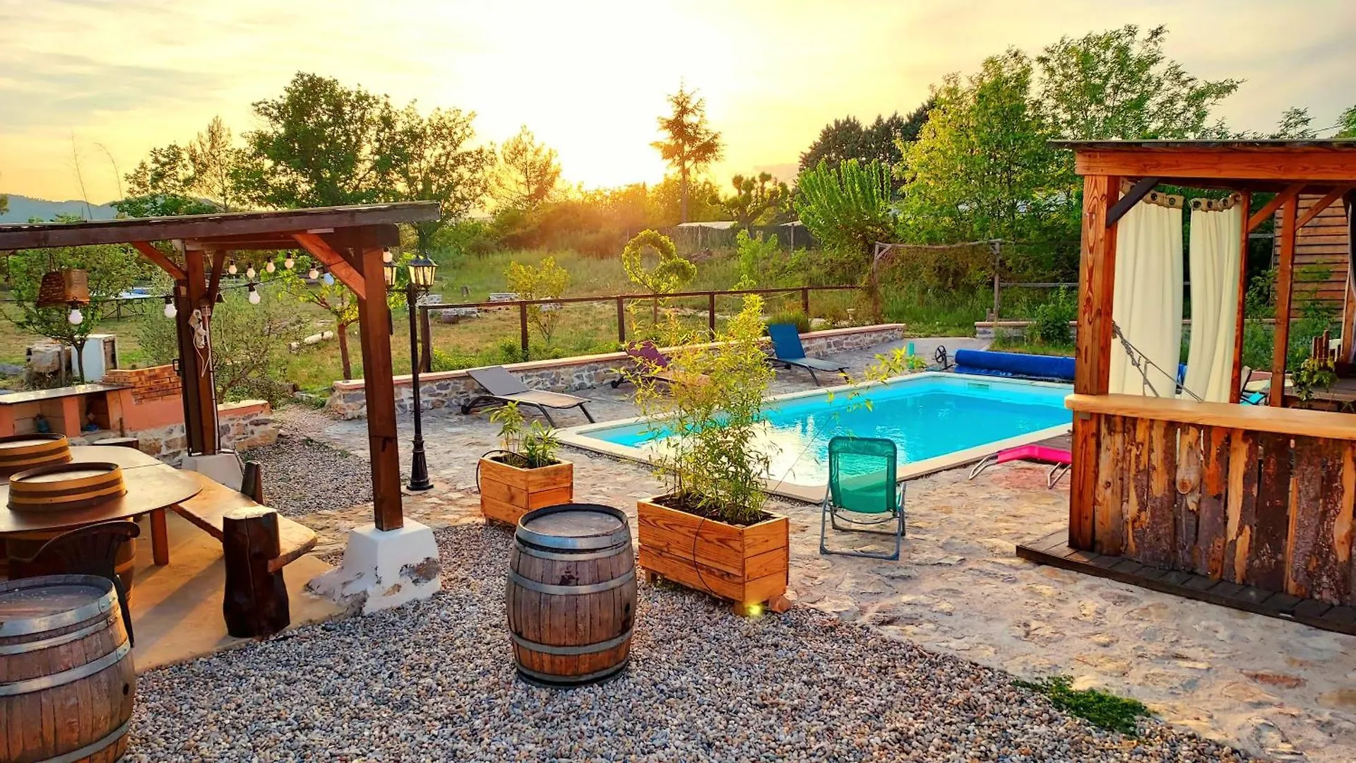 Le P'Tit Gite Gardechois, Piscine Ardeche - 12Pers Saint-Andre-de-Cruzieres